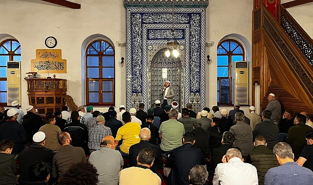 Aileler sabah namazında buluştu