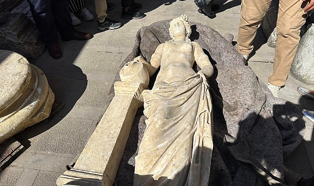 Vali Arslan, Su Perisi ile buluştu