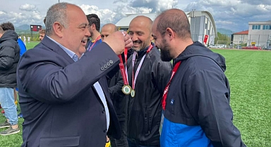 Aldatmaz kupa törenine katıldı