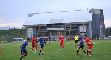 Bartıngençlikspor ezeli rakibini 3-2 yendi