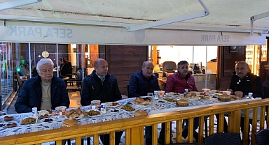 Çakır belediye personeliyle iftar yaptı