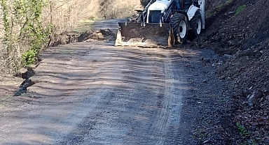 Hasarlı yollar onarılıyor