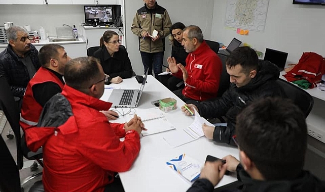 Kızılay ekiplerinden bilgi aldı