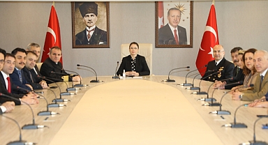 Kurum amirleriyle toplantı yaptı