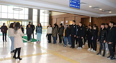 Öğrencilerin soruları yanıtlandı