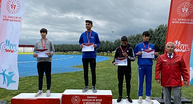Atletizmde sporcularımız derece elde etti