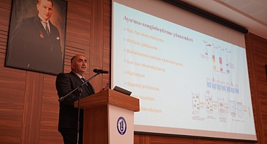 BARÜ’deki konferansta “Nanokompozitler” konuşuldu