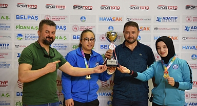 BARÜ’den 3 altın madalya