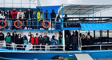 Depremzede gençler Amasra'yı gezdi
