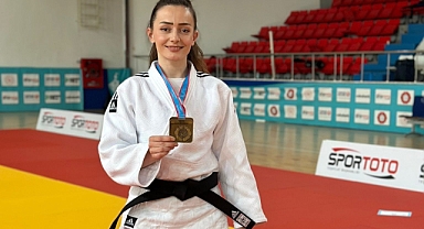 Fatma Şeker Veteranlar Judo şampiyonu oldu