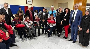 Özel gereksinimli Öğrencilere kına gecesi düzenlendi