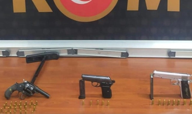 Ruhsatsız 3 silah ele geçirildi