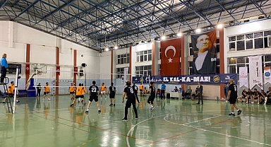 Ulus Voleybol Turnuvasında Final Coşkusu