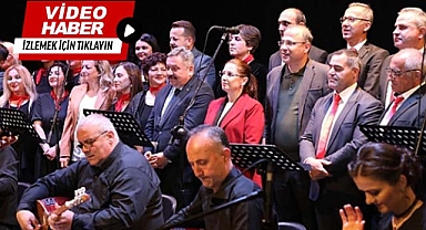 Vali Arslan, protokol ile türkü söyledi