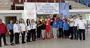 Yüzme yarışlarına 2 kulüp katıldı