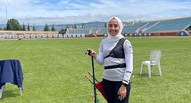Başkan Fırıncıoğlu İren Uzun’u tebrik etti