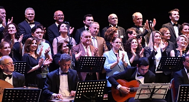 Başkan Fırıncıoğlu, Türk sanat müziği konserine eşlik etti