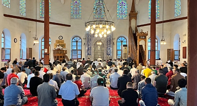 Bayram Namazı için Camiler dolup taştı