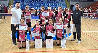 Cumhuriyet Ortaokulu şampiyonluğu istiyor