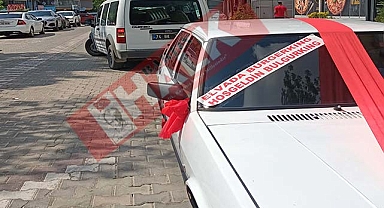 Gülümseten düğün arabası yazısı