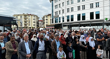 İkram Turizm'in 45 kişilik Hac kafilesi dualarla uğurlandı