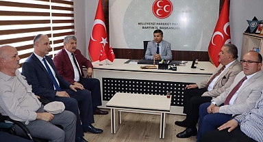 İlk bayramlaşma MHP'de gerçekleşti
