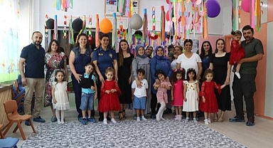 Minik yüreklerin karne heyecanına ortak oldular