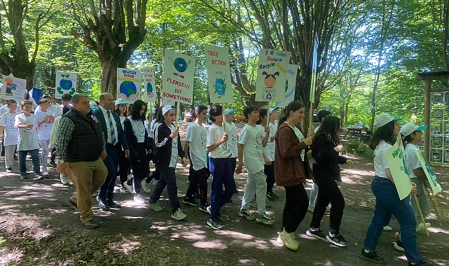 Önder , “Doğanın sesine kulak ver” yürüyüşüne katıldı
