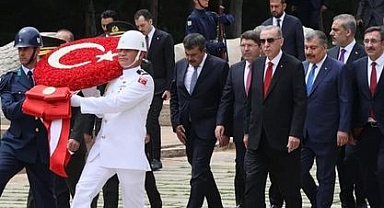Tunç, ilk kabine toplantısı öncesi Anıtkabir'i ziyaret etti