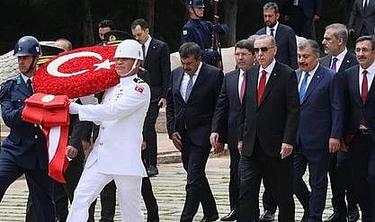 Tunç, ilk kabine toplantısı öncesi Anıtkabir'i ziyaret etti