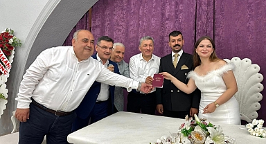 Aldatmaz, Mert ve Selenay çiftinin nikâh törenine katıldı