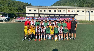 Amasrakömürspor yaz döneminde boş durmuyor