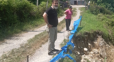 Bartın İl Genel Meclisi Üyesi Uğur Yılmaz, selden etkilenen köylere gitti