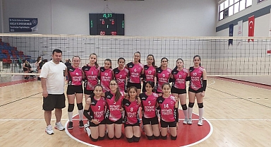 Bartın Kız voleybol takımı yarı finallere yükseldi