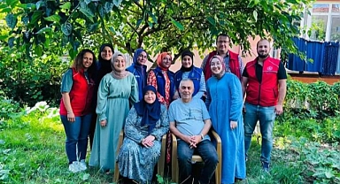 Çay bahane, sohbet şahane