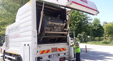 Çöp konteynerleri dezenfekte ediliyor 