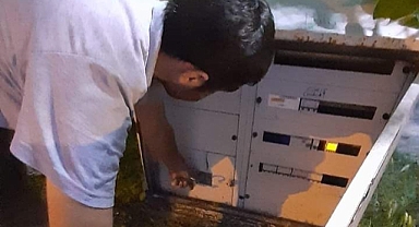 Elektrikler, Belediye ekiplerince kesildi