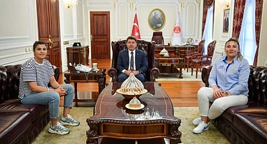 Kadın Milli Takım Antrenörü Demir'den Bakan Tunç’a ziyaret