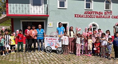 Öğrencilere Pamuk Şeker Sürprizi devam ediyor