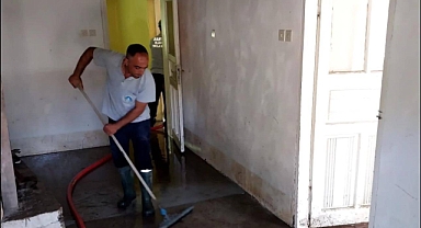 Tahliyesi yapılan yerler yıkanıyor