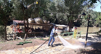 Temizlik ve yıkama çalışmaları devam ediyor