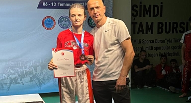 Tolga Tuna Kara Kick Boks’ta Türkiye Şampiyonu oldu