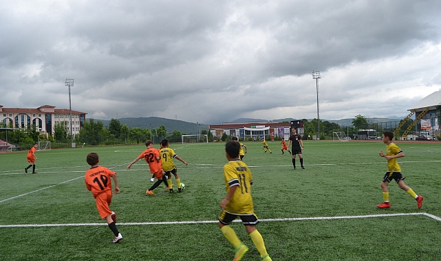 U-12 Liginde Yeni Bartınspor şampiyon oldu