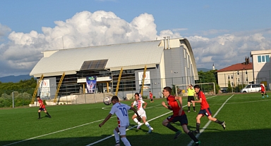 U-13’de Bartın Gençlerbirliği minikleri ligi 1. bitirdi