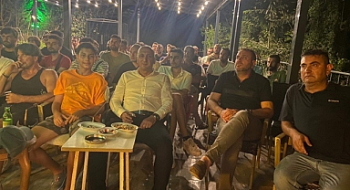 Asma Rozz cafe'de derbi keyfi yaşandı