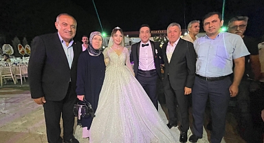 Başkan Uzun, Gençlik ve Spor İl Müdürü Halil Akkaş’ın mutluluğuna ortak oldu
