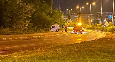 Düz yolda akıl almaz kaza!