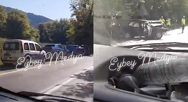 Feci Kaza... İki araç kafa kafaya çarpıştı