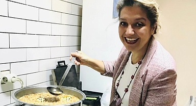 İl Müdürü Koçak mutfağa geçti, Aşure kaynattı