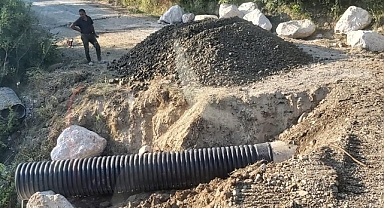 İl Özel İdaresi Yol açma ve Yol Bakım çalışmalarını sürdürüyor